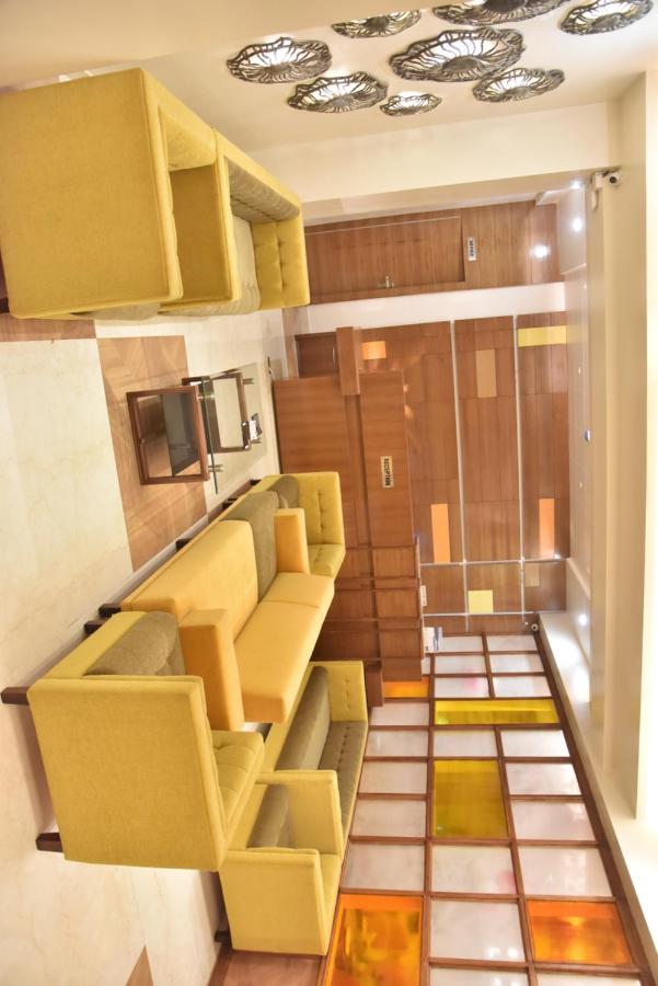 ורנאסי Hotel Rk Grand מראה חיצוני תמונה