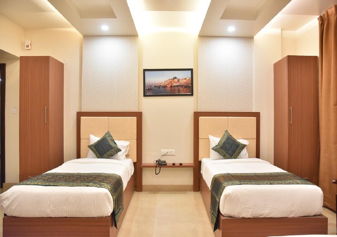 ורנאסי Hotel Rk Grand מראה חיצוני תמונה