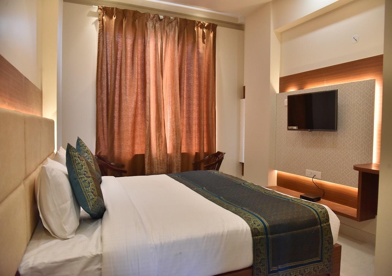 ורנאסי Hotel Rk Grand מראה חיצוני תמונה